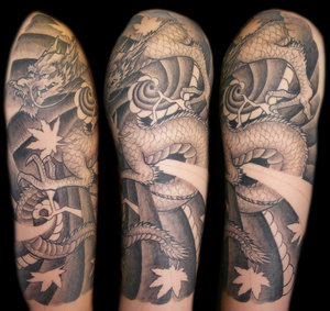 dragon tattoo side - Google zoeken | Mens shoulder tattoo, Cool shoulder  tattoos, Back of shoulder tattoo